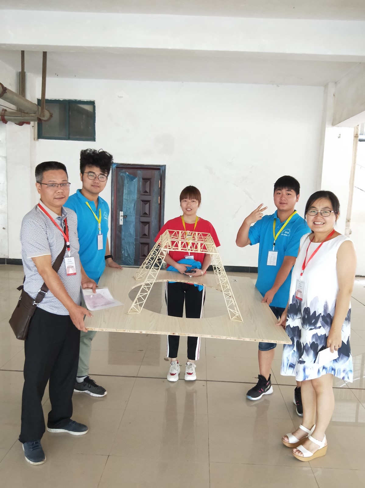 我院在第三届江西省大学生结构设计竞赛中荣获二等奖.jpg 我院在第三届江西省大学生结构设计竞赛中荣获二等奖.jpg
